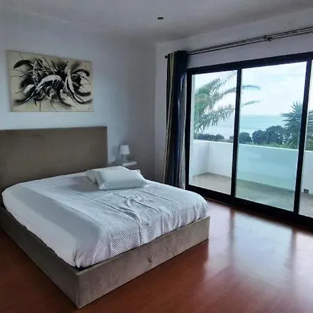 Luxury Villa *
